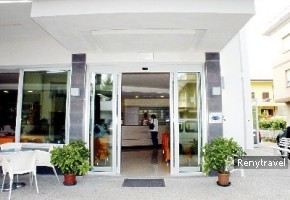 terasa pred hotelom