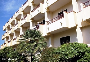 trojposchodov hlavn budova TORRE RUFFA ROBINSON
