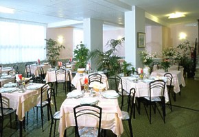 hotel ASTRA retaurcia