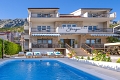 Hotel Storge, Due/ Omi