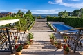 Hotel Storge, Due/ Omi