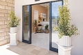 Hotel Storge, Due/ Omi