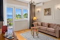 Hotel Storge, Due/ Omi