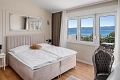 Hotel Storge, Due/ Omi