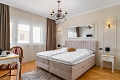 Hotel Storge, Due/ Omi