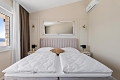 Hotel Storge, Due/ Omi