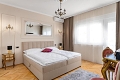 Hotel Storge, Due/ Omi