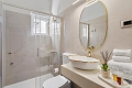 Hotel Storge, Due/ Omi