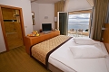 Hotel Luna Island, Jakinica