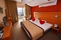 Hotel Luna Island, Jakinica