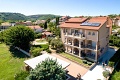 Apartmny ani, Lopar