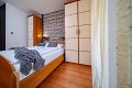 Apartmny ani, Lopar