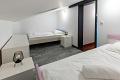 Apartmny ani, Lopar