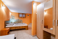 Apartmny ani, Lopar