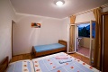Apartmny ani, Lopar