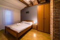Apartmny ani, Lopar