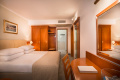Hotel Zvonimir, Baka