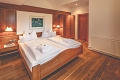 Hotel Crystal, Fgen
