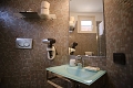 Hotel Bes, Claviere