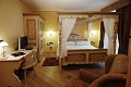 Hotel Bes, Claviere